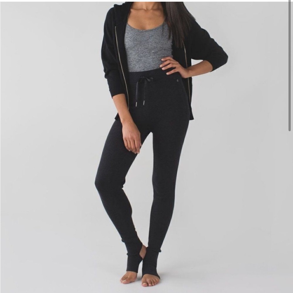Lululemon sweet savasana black sweater leggings size 6